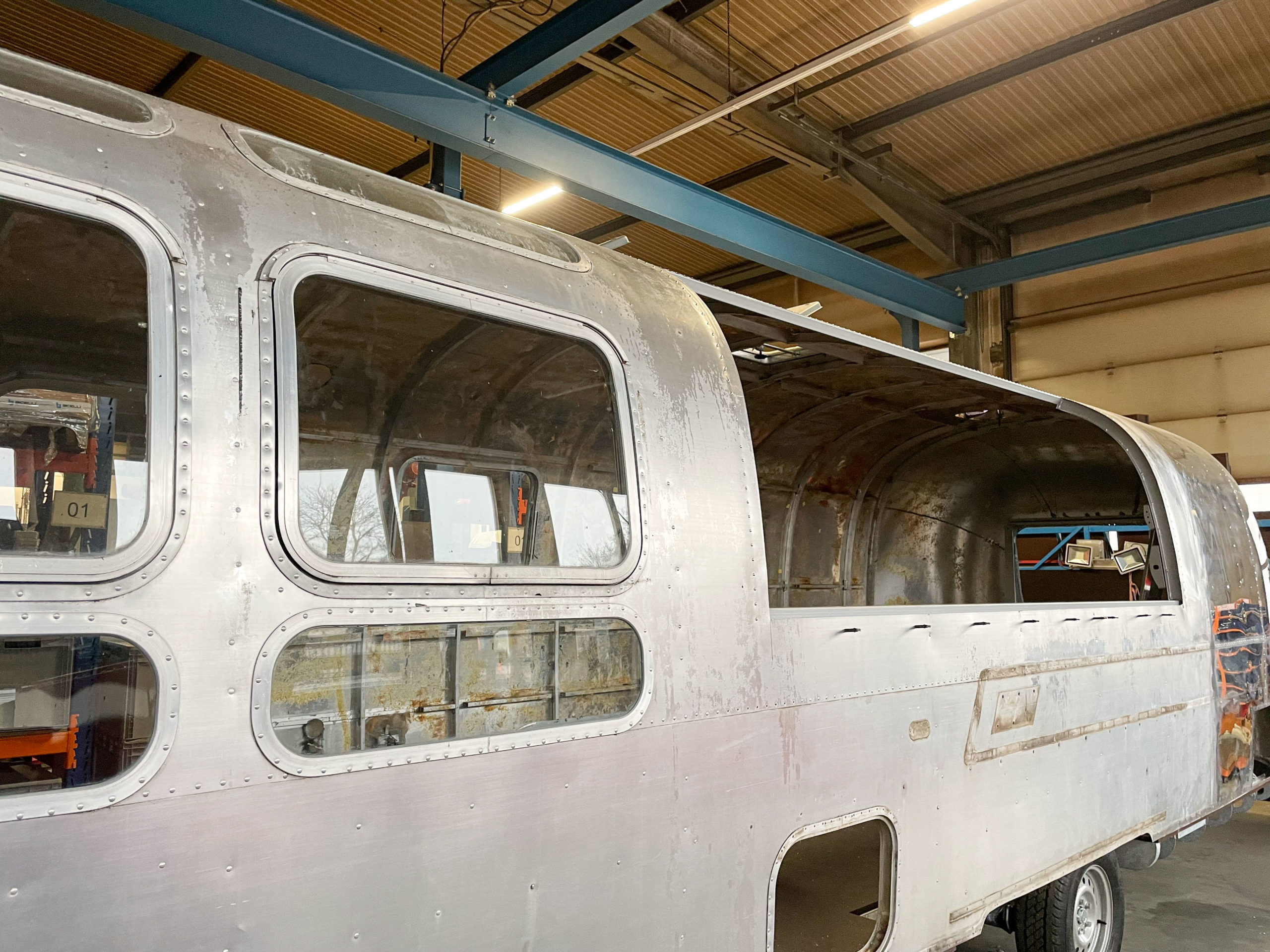 Tessa bekommt seitlich und hinten eine Klappe